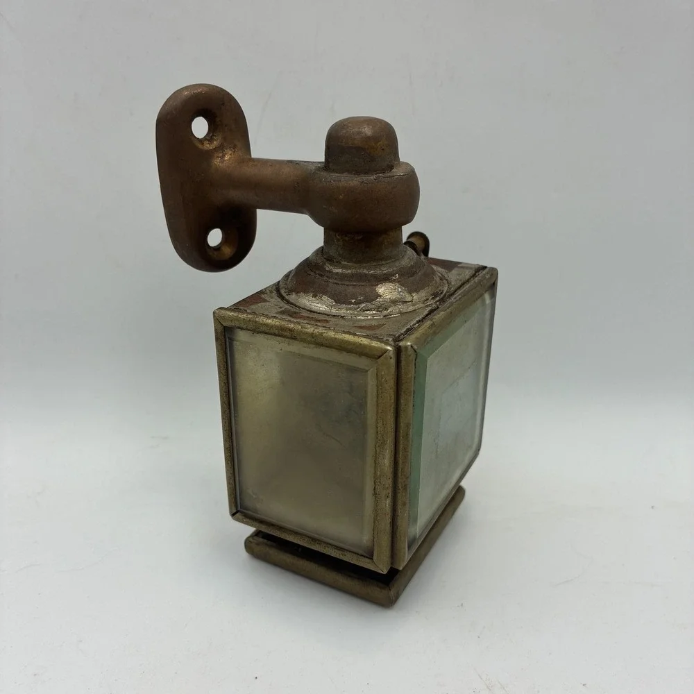 Antique Brass Metal Carriage Buggy Lantern Wall Mount Swivel Bracket Glass Lamp